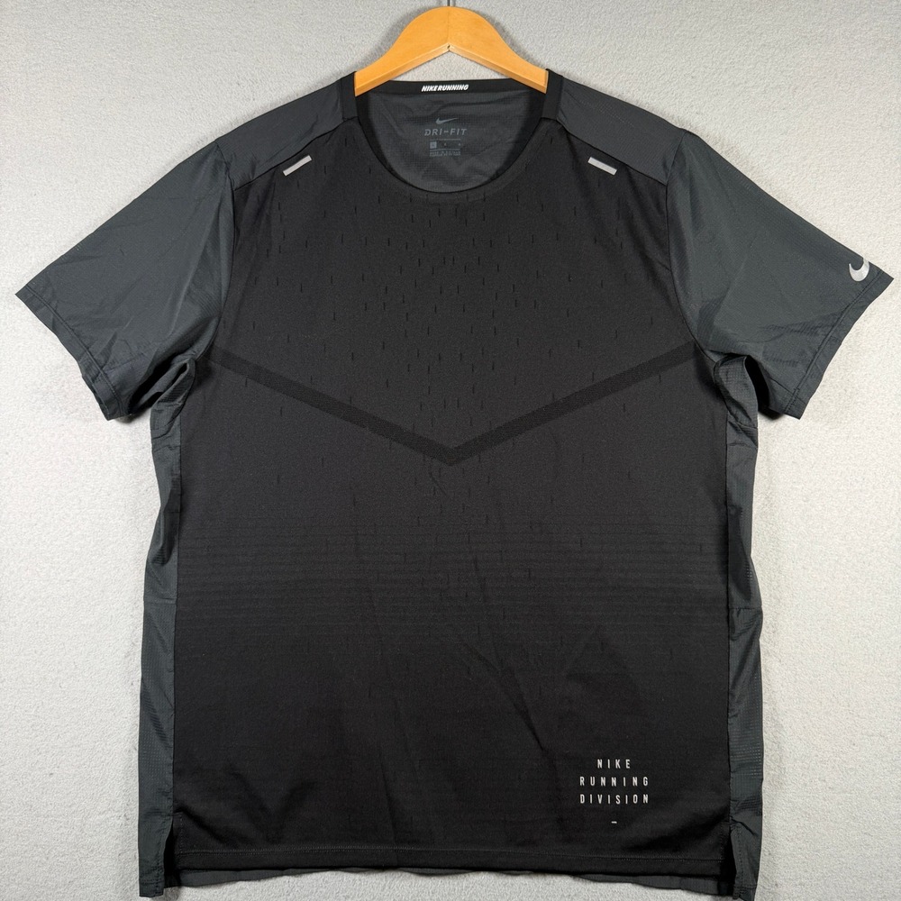 Nike Running Division Dri-FIT Rise 365 Black Short Sleeve Shirt DA1305-010 L